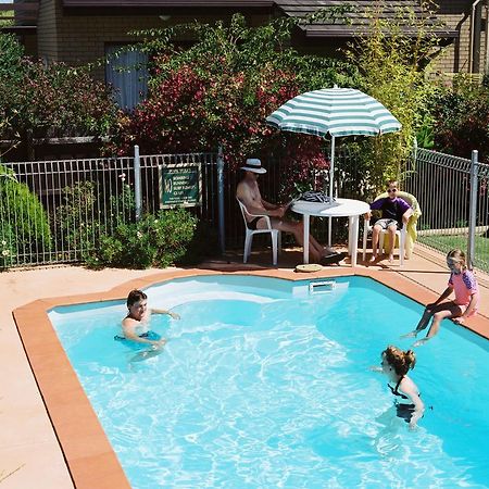 Sandpiper Holiday Apartments Лейкс-Ентранс Екстер'єр фото