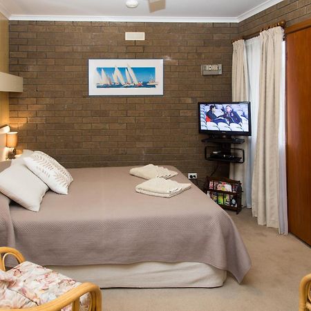 Sandpiper Holiday Apartments Лейкс-Ентранс Екстер'єр фото