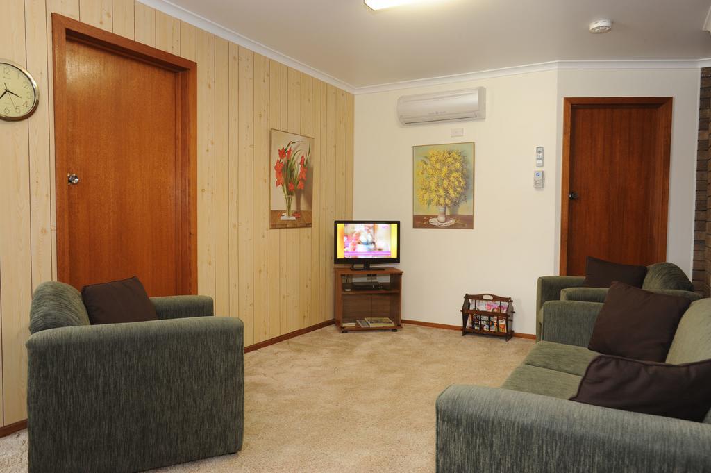 Sandpiper Holiday Apartments Лейкс-Ентранс Екстер'єр фото