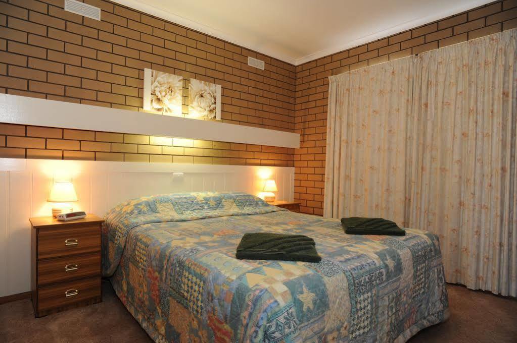 Sandpiper Holiday Apartments Лейкс-Ентранс Екстер'єр фото