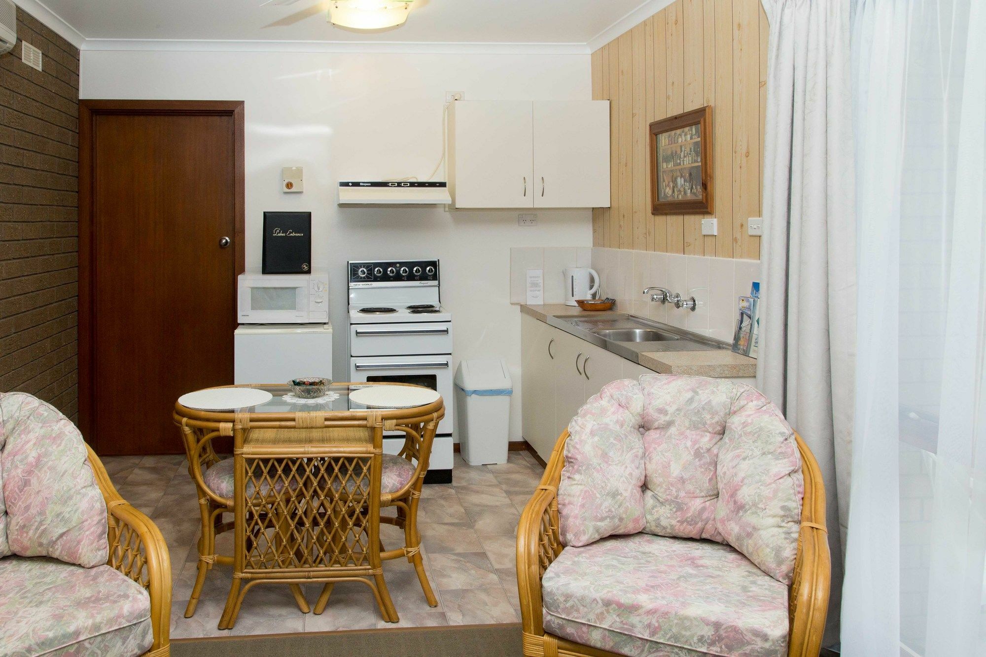 Sandpiper Holiday Apartments Лейкс-Ентранс Екстер'єр фото