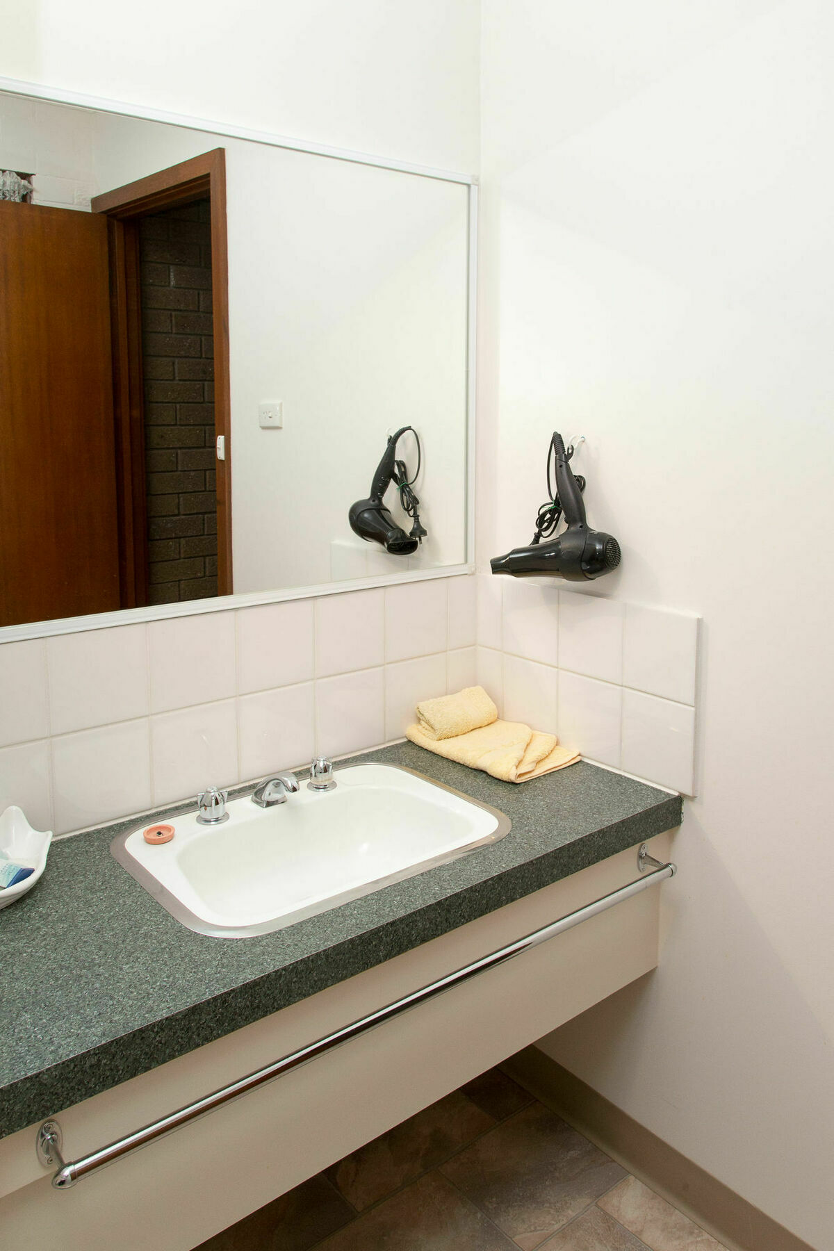 Sandpiper Holiday Apartments Лейкс-Ентранс Екстер'єр фото