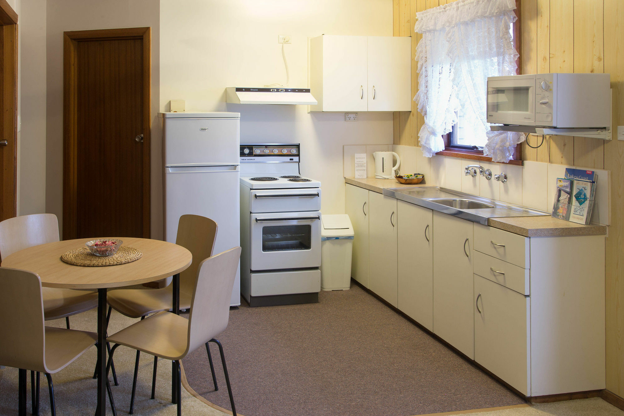 Sandpiper Holiday Apartments Лейкс-Ентранс Екстер'єр фото